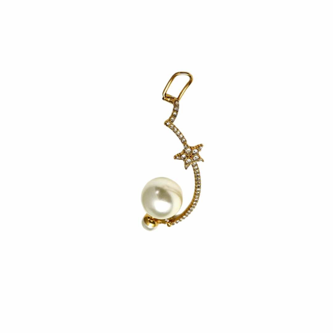 Dior Single Pearl Ear Cuff