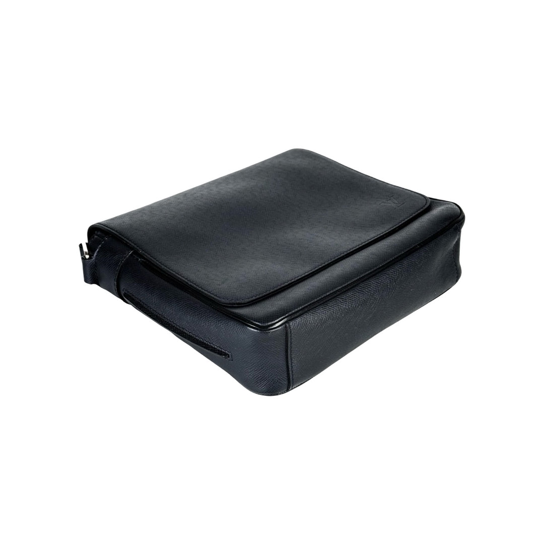 Louis Vuitton Men’s District Navy Messenger Bag