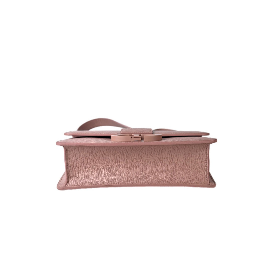 Dior 30 Montaigne Light Pink Leather Bag