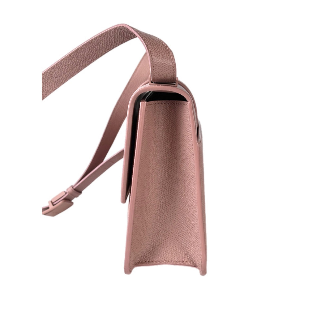 Dior 30 Montaigne Light Pink Leather Bag