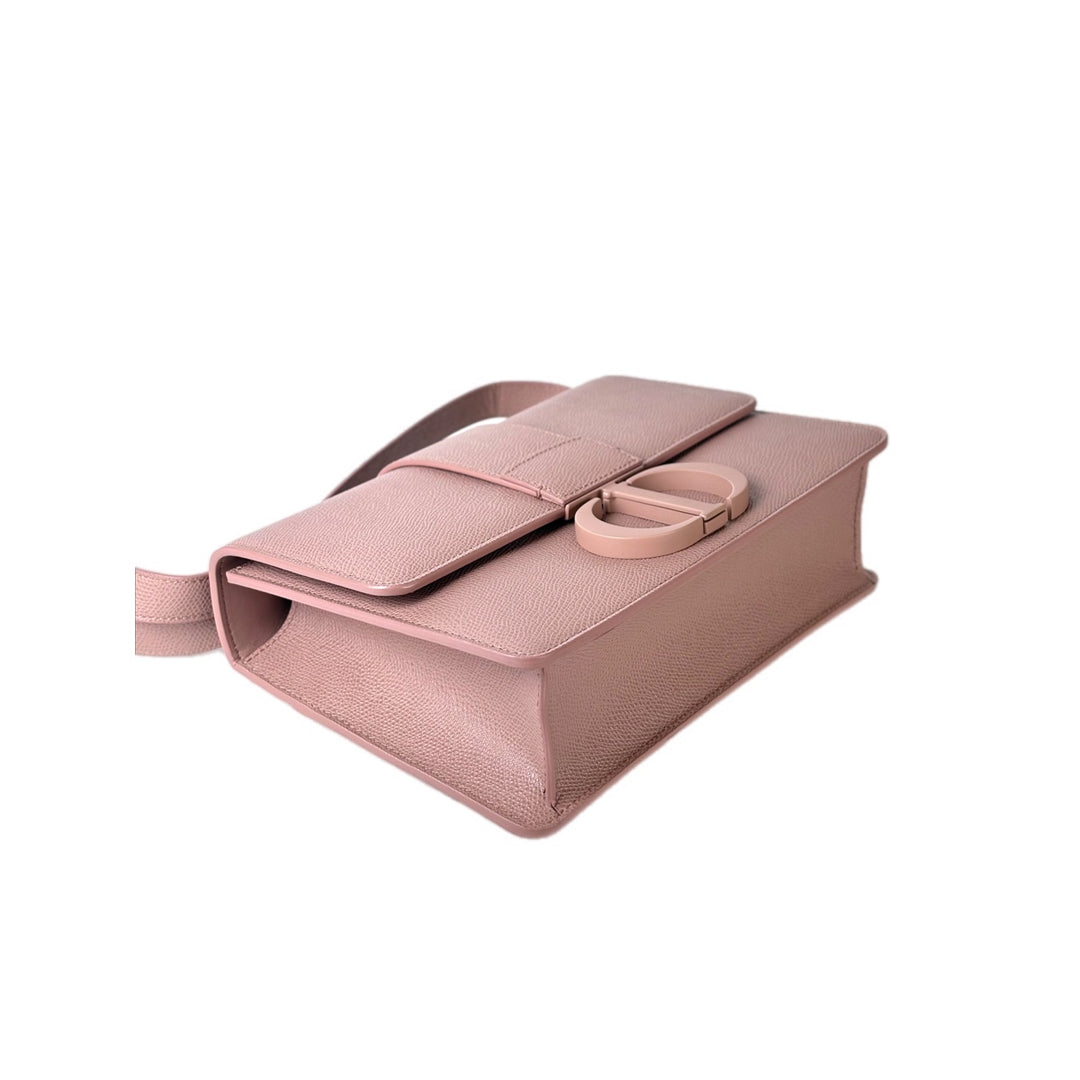 Dior 30 Montaigne Light Pink Leather Bag