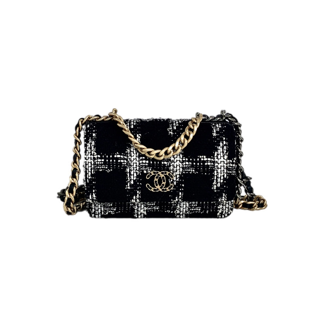 Chanel 19 Woc Tweed Black/White Bag
