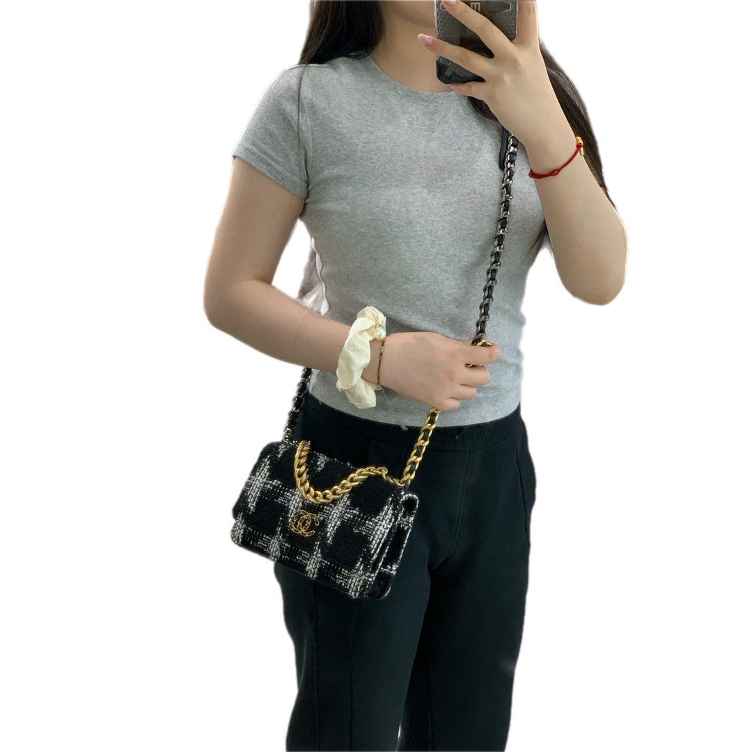 Chanel 19 Woc Tweed Black/White Bag