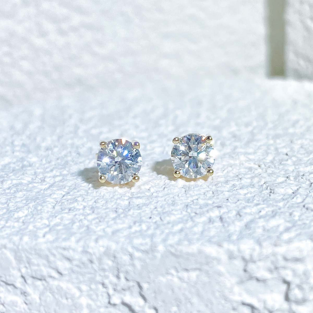 Natural White Diamond Earrings. 0.5+0.5ct 18K GIA