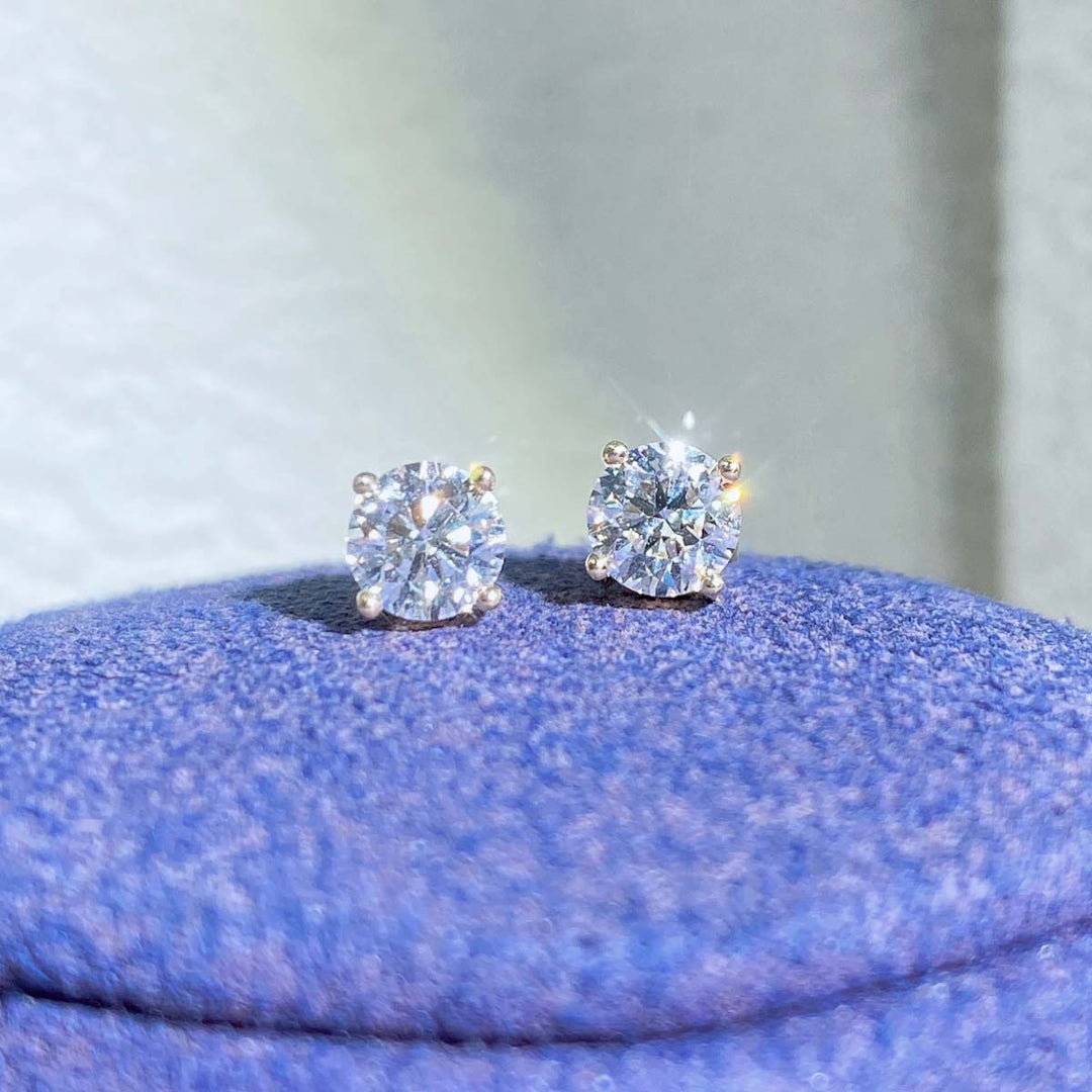 Natural White Diamond Earrings. 0.5+0.5ct 18K GIA