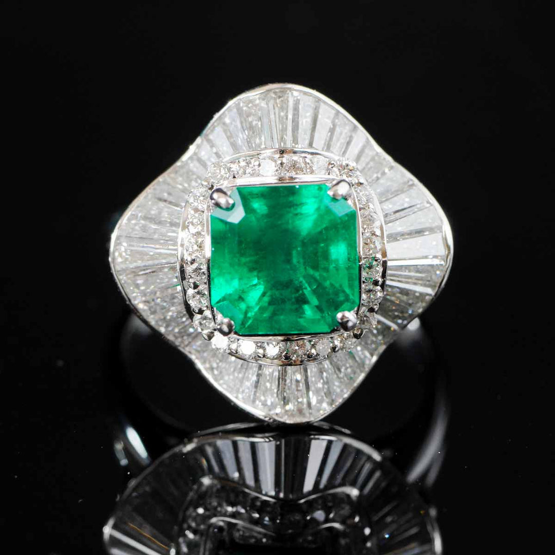 Columbia Minor Oil Natural Vivid Green Emerald Stone Ring 2.24ct, Diamond 1.77ct Platinum (PT900)