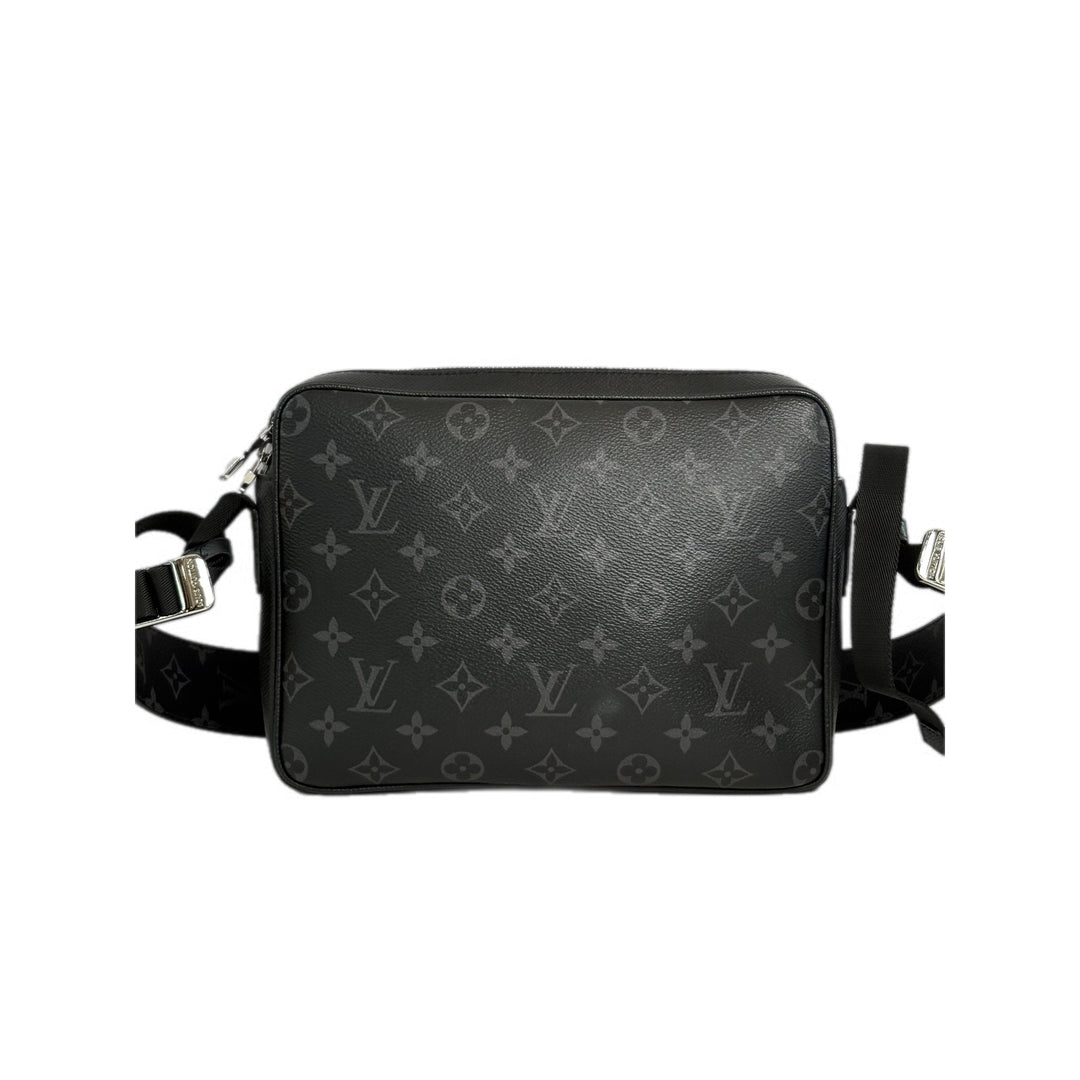 Louis Vuitton Outdoor Messenger Taigarama Bag