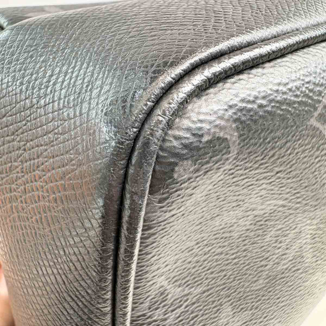 Louis Vuitton Outdoor Messenger Taigarama Bag