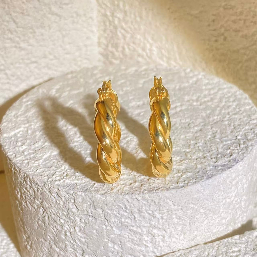 Plain 18k Yellow Gold Polished Twist Hoop Earrings