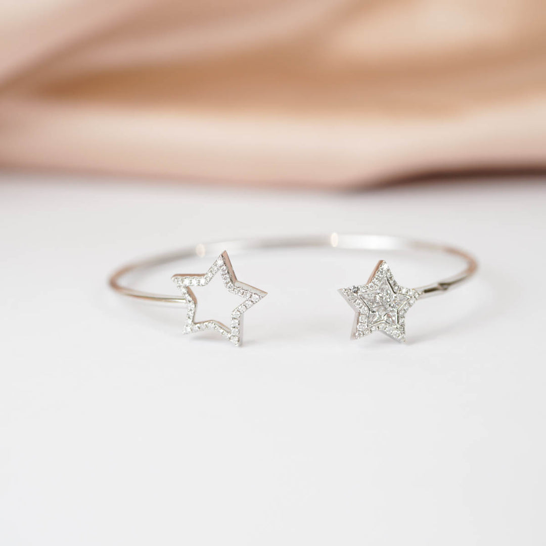 Natural White Diamond Five pointed Star Open Bangle D0.32ct d0.36ct 18K Gold