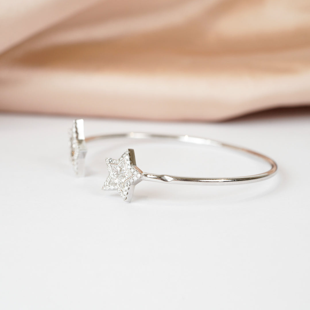 Natural White Diamond Five pointed Star Open Bangle D0.32ct d0.36ct 18K Gold