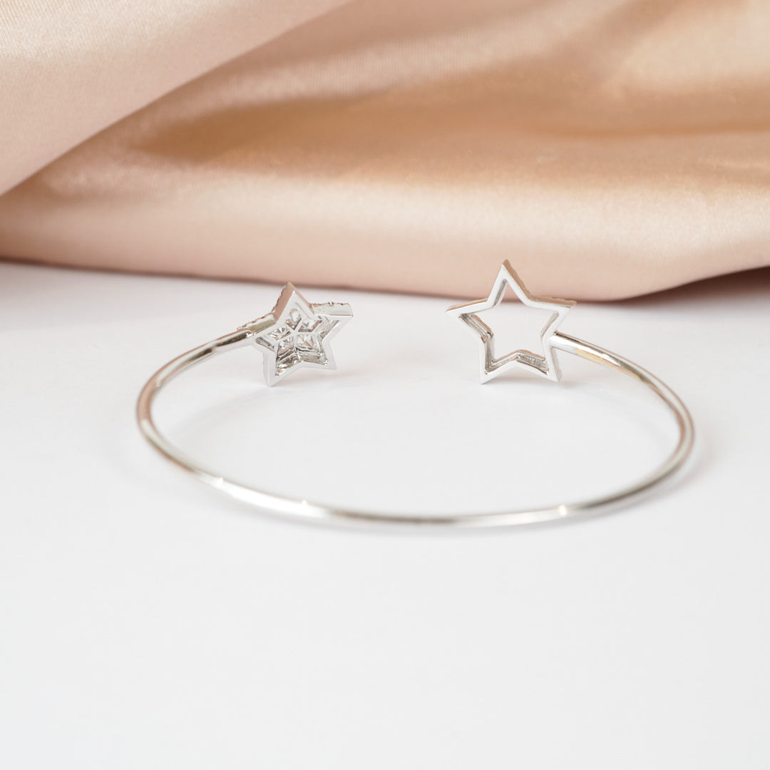 Natural White Diamond Five pointed Star Open Bangle D0.32ct d0.36ct 18K Gold