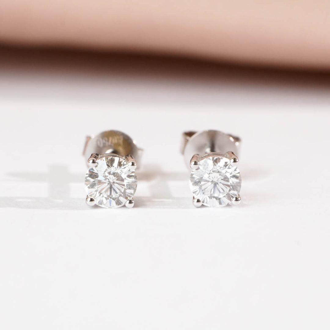 Natural White Diamond Stud Earrings D0.31+0.31ct, 18K Gold