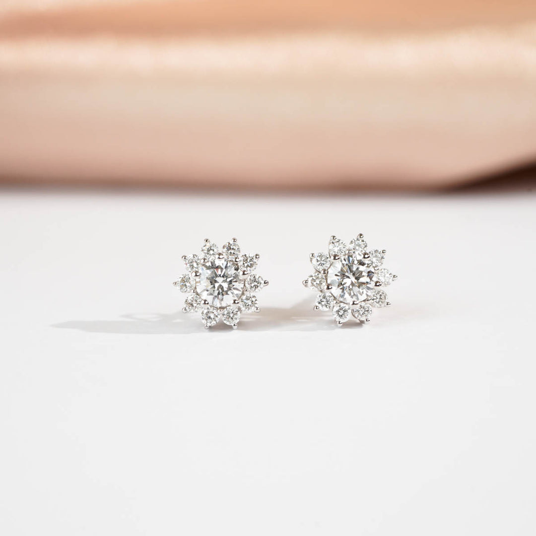 Natural White Diamond GIA Stud Earrings D0.60ct d0.40ct, 18K Gold
