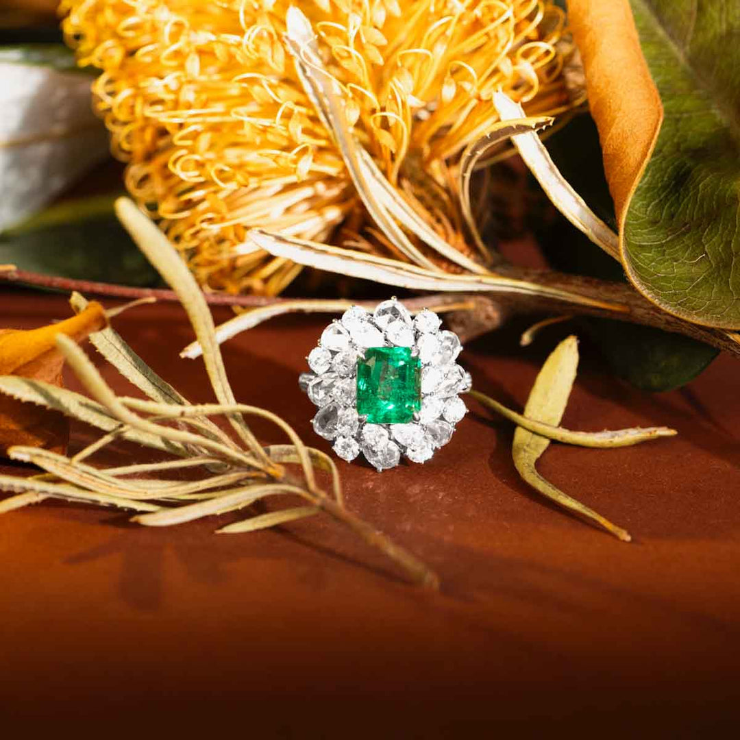 Columbia Emerald Diamond Ring D2.55ct d3.0ct. 18K White Gold