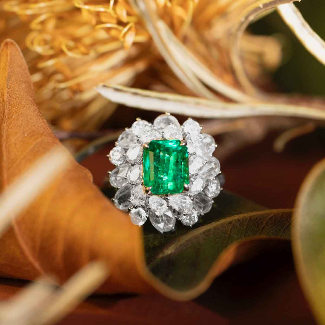 Columbia Emerald Diamond Ring D2.55ct d3.0ct. 18K White Gold