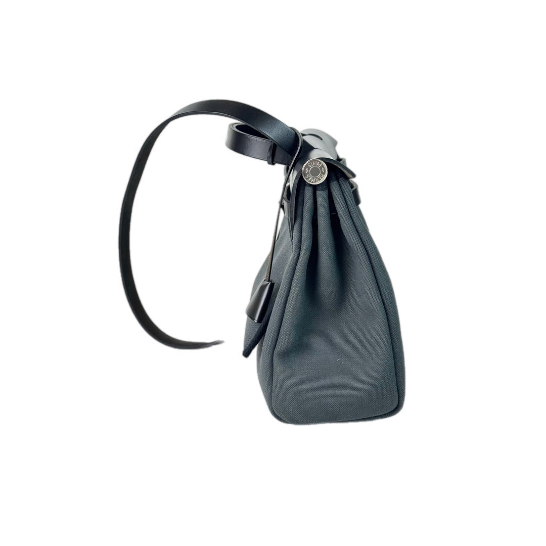 Hermes Herbag Zip 31 Green bag