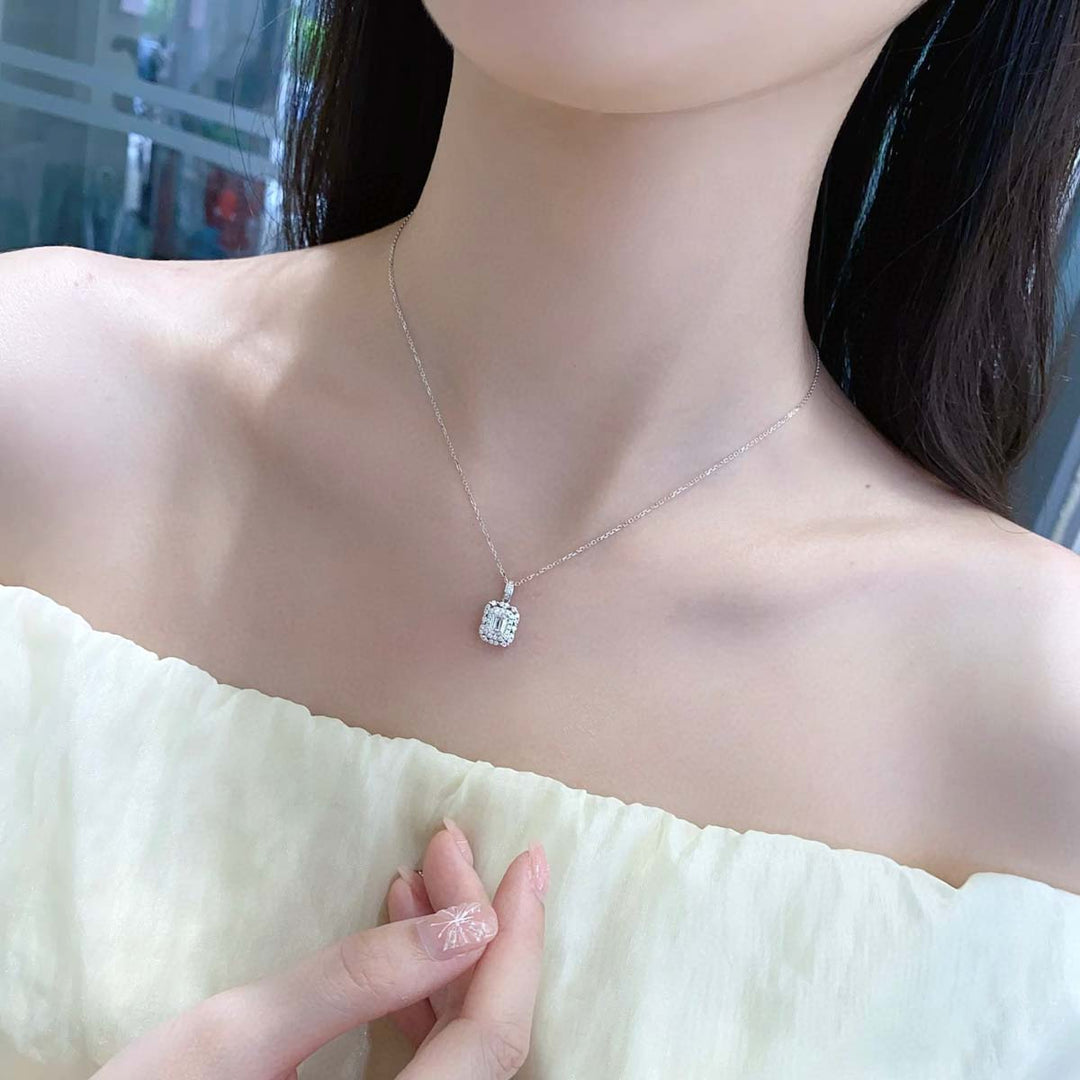 Natural White Diamond Necklace Emerald Cut D0.50ct d0.264ct, 18K GIA