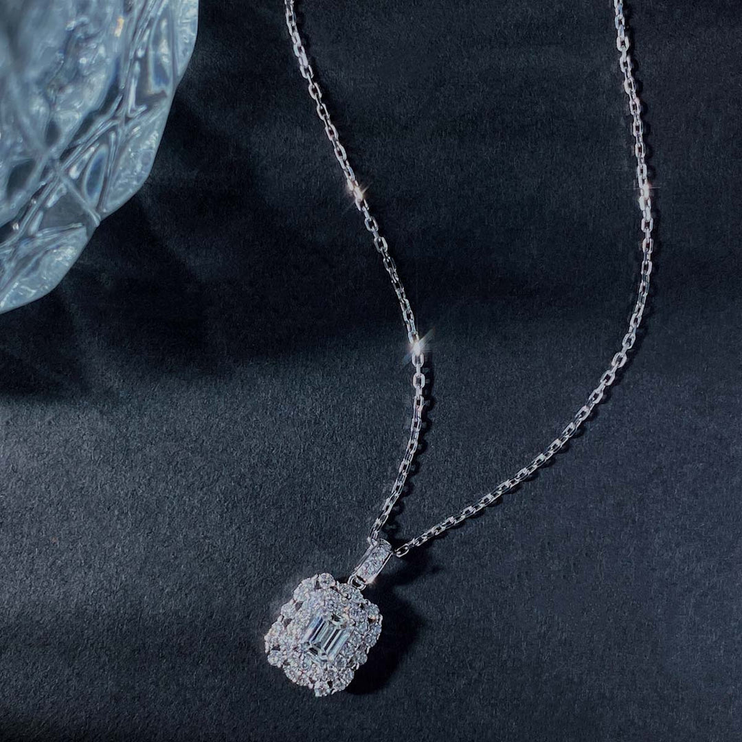 Natural White Diamond Necklace Emerald Cut D0.50ct d0.264ct, 18K GIA
