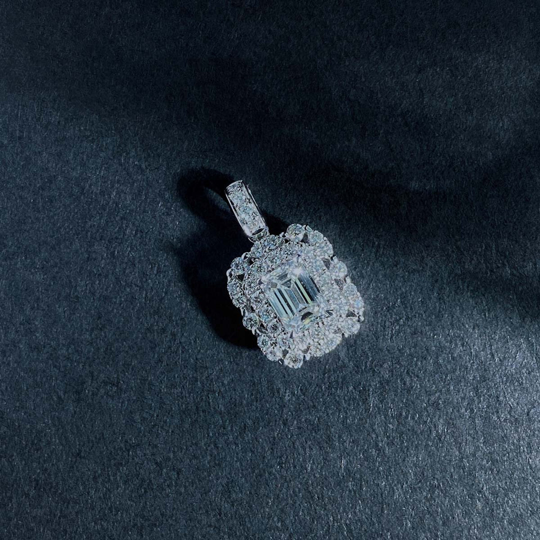 Natural White Diamond Necklace Emerald Cut D0.50ct d0.264ct, 18K GIA
