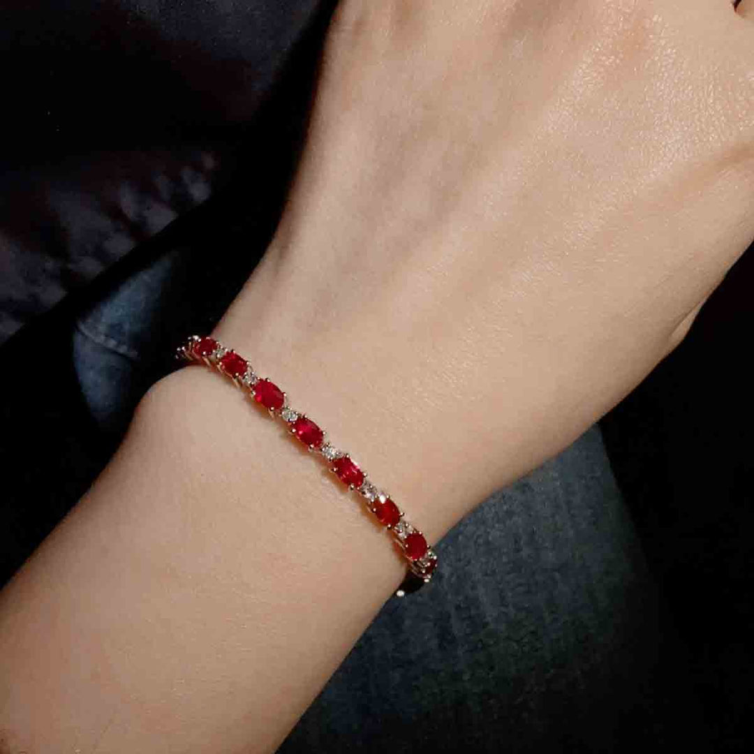 Burma(Myanmar) Natural Pigeon Blood Ruby Stone Bracelet 6.50ct, Diamond 0.80ct 18K Gold