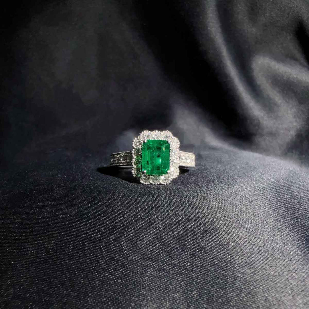 Columbia Minor Oil Natural Muzo Green Emerald Stone Ring 1.16ct, Diamond 0.71ct Platinum PT900