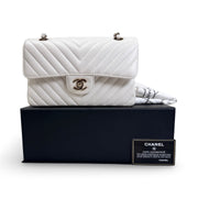 Chanel Small White Classic Flap Bag - Jiaxyk